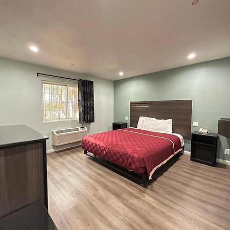 Express Inn&Suites Ontario Extérieur photo