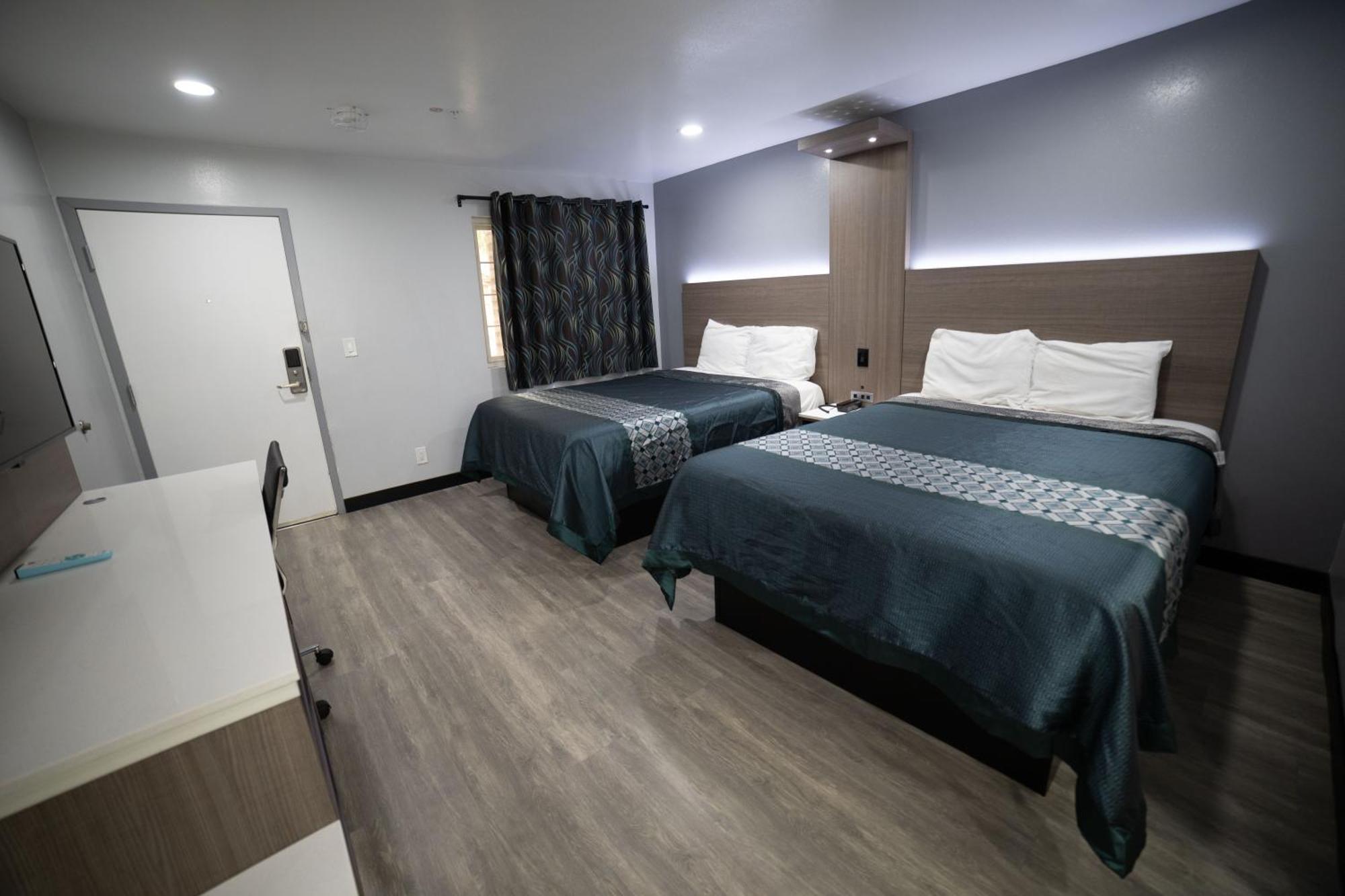 Express Inn&Suites Ontario Extérieur photo